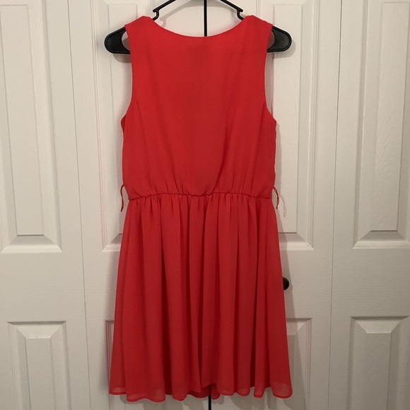 Dress - Picture 6 of 7